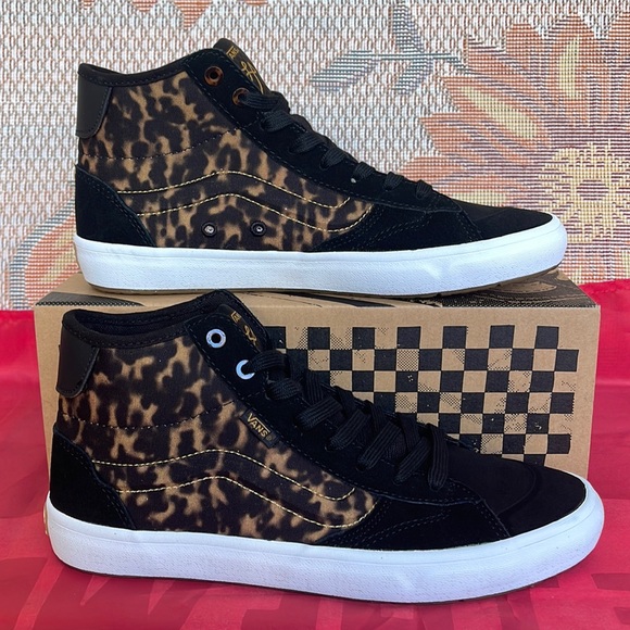 Vans WMNS The Lizzie
Tortoise Dark Brown/Black
VN0A4BX1YI5
Sneakers - Picture 1 of 16